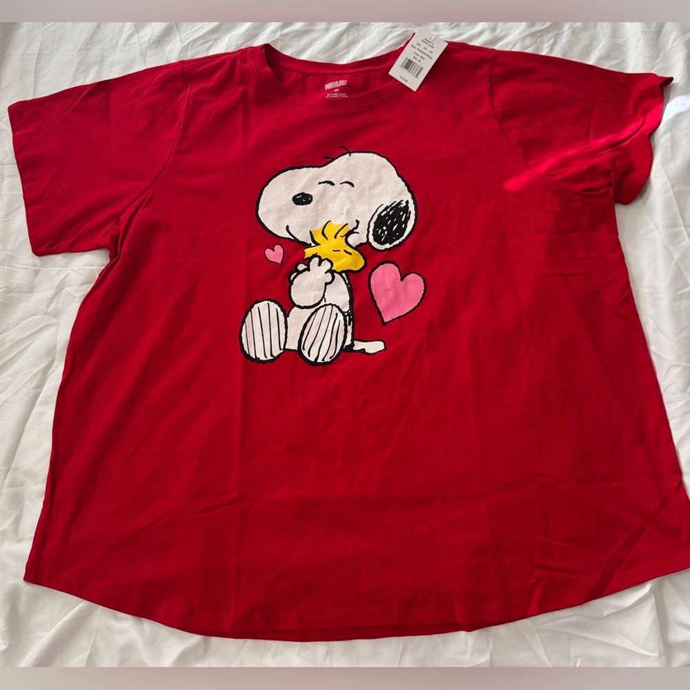 NWT: Snoopy Red Adult T-Shirt size 2X (#112)